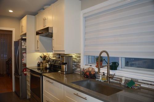 Cuisine - 2332  - 2334 Ch. De Dunkirk, Mont-Royal, QC - Indoor Photo Showing Kitchen