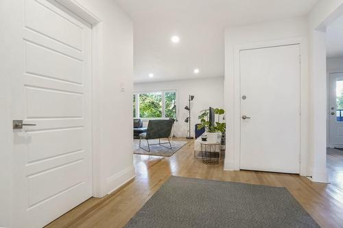 Hall d'entrée/Vestibule - 2332  - 2334 Ch. De Dunkirk, Mont-Royal, QC - Indoor Photo Showing Other Room