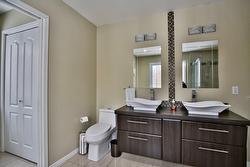 Salle de bains attenante à la CCP - 