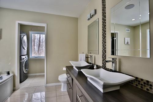 Salle de bains attenante à la CCP - 34 Rue Desaulniers, Shefford, QC - Indoor Photo Showing Laundry Room
