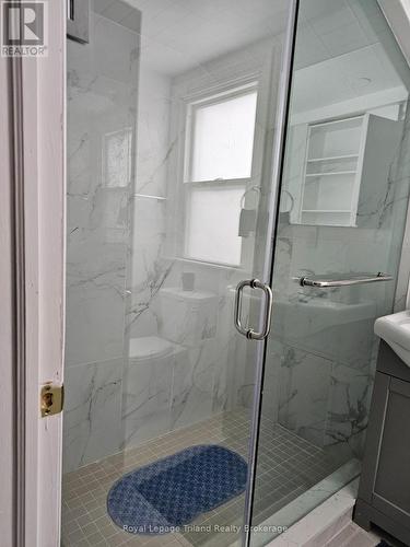 764 Dundas Street, Woodstock (Woodstock - South), ON - Indoor Photo Showing Bathroom