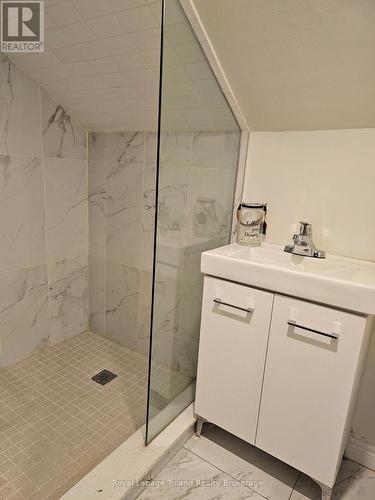 764 Dundas Street, Woodstock (Woodstock - South), ON - Indoor Photo Showing Bathroom