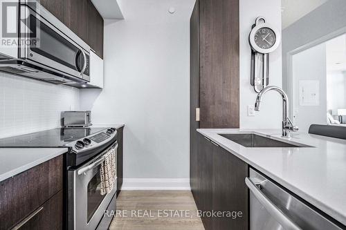 2404 - 56 Annie Craig Drive, Toronto, ON - Indoor Photo Showing Kitchen