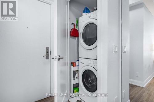 2404 - 56 Annie Craig Drive, Toronto, ON - Indoor Photo Showing Laundry Room
