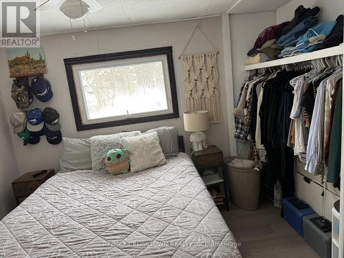 510 South Horn Lake Road, Armour, ON - Indoor Photo Showing Bedroom