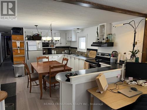 510 South Horn Lake Road, Armour, ON - Indoor