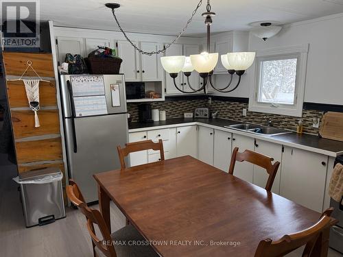 510 South Horn Lake Road, Armour, ON - Indoor Photo Showing Other Room