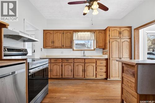 222 Lillooet Street W, Moose Jaw, SK - Indoor Photo Showing Kitchen