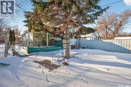 222 Lillooet Street W, Moose Jaw, SK - Outdoor
