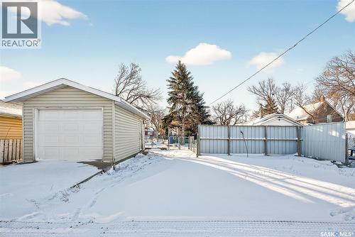 222 Lillooet Street W, Moose Jaw, SK - Outdoor