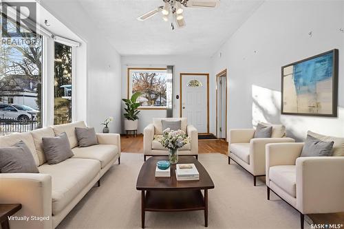 222 Lillooet Street W, Moose Jaw, SK - Indoor Photo Showing Living Room