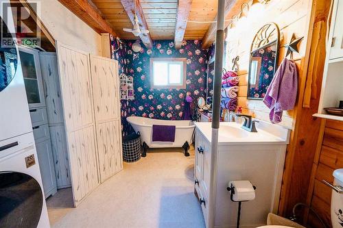 11401 800 Township, Rural Saddle Hills County, AB - Indoor Photo Showing Laundry Room