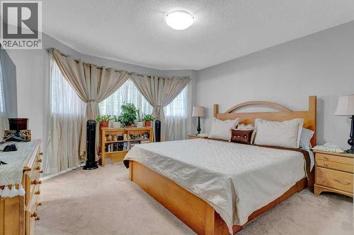 241 Covemeadow Road Ne, Calgary, AB - Indoor Photo Showing Bedroom