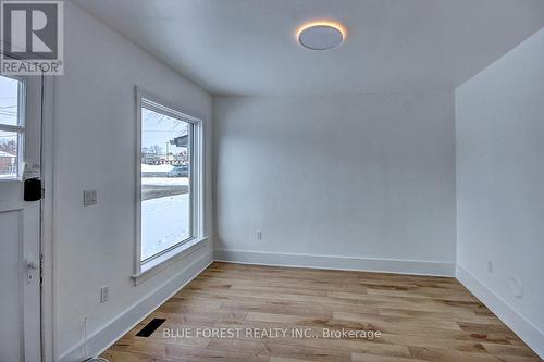 22 Cross Street, Chatham-Kent (Chatham), ON - Indoor Photo Showing Other Room