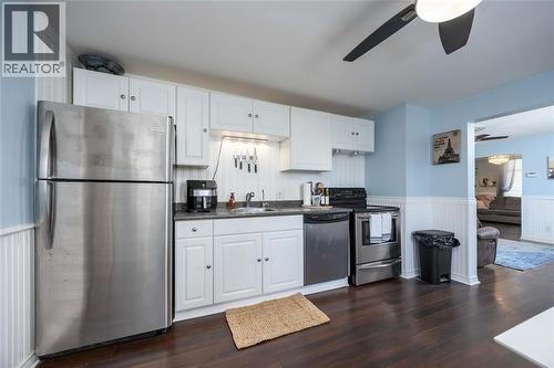 377 Shepherd Street, Sarnia, ON - Indoor Photo Showing Kitchen