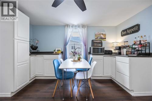 377 Shepherd Street, Sarnia, ON - Indoor Photo Showing Dining Room