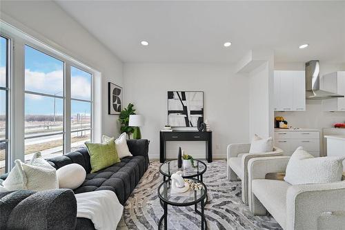120 Meadowlands Drive, West St Paul, MB - Indoor Photo Showing Living Room