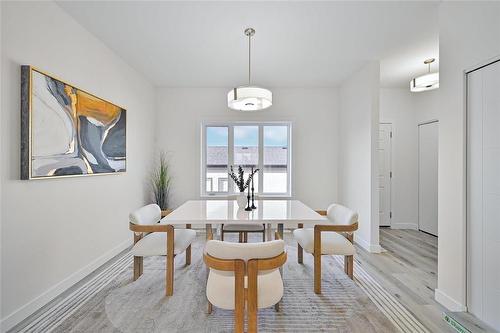 120 Meadowlands Drive, West St Paul, MB - Indoor Photo Showing Dining Room