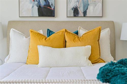 120 Meadowlands Drive, West St Paul, MB -  With Exterior