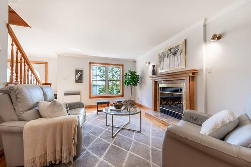 Salon - 110 Rue Martel, Chambly, QC - Indoor Photo Showing Living Room With Fireplace