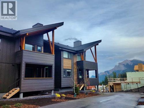 202I, 209 Stewart Creek Rise  Canmore, AB T1W 0G6