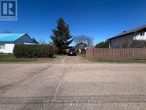 1105 Bronx Street, Pembroke, ON 