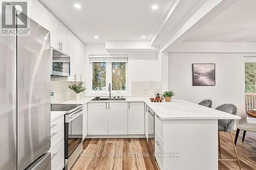 12 Bayside Private, Ottawa, ON - Indoor Photo Showing Kitchen With Upgraded Kitchen