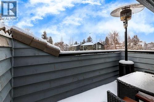 16 Woodgate Close Sw, Calgary, AB - Outdoor
