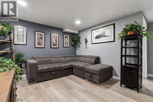 16 Woodgate Close Sw, Calgary, AB - Indoor