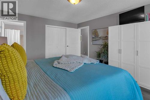 PRIMARY BEDROOM - 40 Hunters Gate, Okotoks, AB - Indoor Photo Showing Bedroom