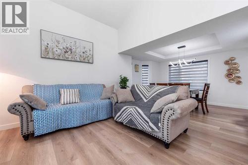 133 Woodbrook Road Sw, Calgary, AB - Indoor