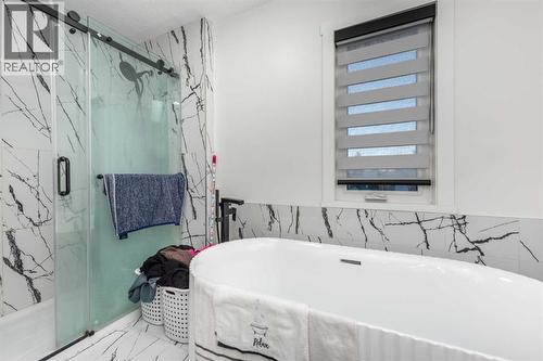 133 Woodbrook Road Sw, Calgary, AB - Indoor Photo Showing Bathroom