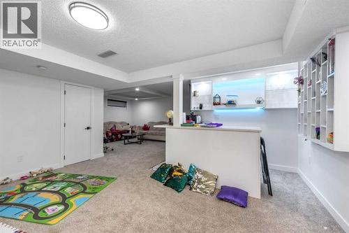 133 Woodbrook Road Sw, Calgary, AB - Indoor