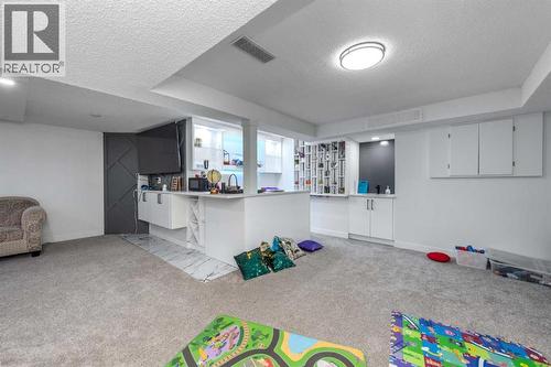 133 Woodbrook Road Sw, Calgary, AB - Indoor