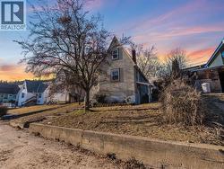 657 Shakespere Street  Warfield, BC V1R 2B1