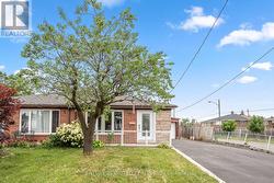 84 GOLDSBORO ROAD  Toronto (Humber Summit), ON M9L 1A7
