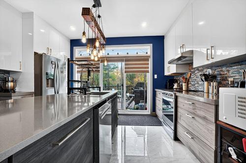 Cuisine - 1855 Ch. Morrisson, Saint-Lin/Laurentides, QC - Indoor Photo Showing Kitchen With Upgraded Kitchen