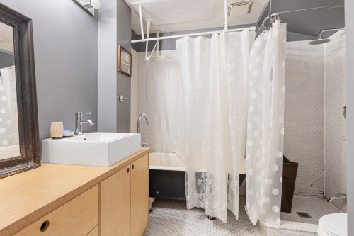 Salle de bains - 5192  - 5194 Rue St-Dominique, Montréal (Le Plateau-Mont-Royal), QC - Indoor Photo Showing Bathroom