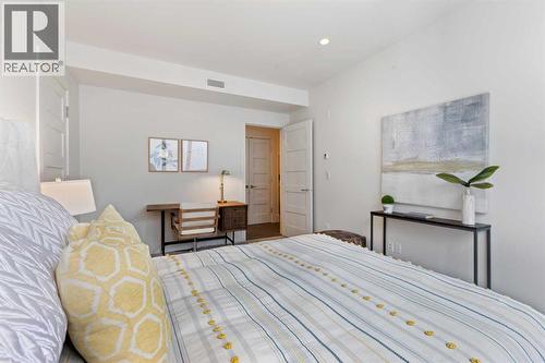 2nd Bedroom - 102, 101A Stewart Creek Rise, Canmore, AB - Indoor Photo Showing Bedroom