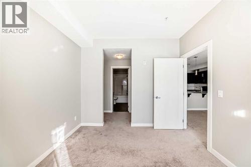 225, 20 Royal Oak Plaza Nw, Calgary, AB - Indoor Photo Showing Other Room