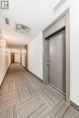 225, 20 Royal Oak Plaza Nw, Calgary, AB - Indoor Photo Showing Other Room