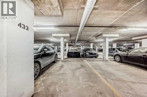 225, 20 Royal Oak Plaza Nw, Calgary, AB - Indoor Photo Showing Garage