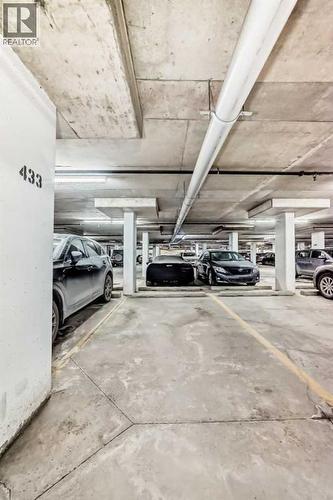 225, 20 Royal Oak Plaza Nw, Calgary, AB - Indoor Photo Showing Garage