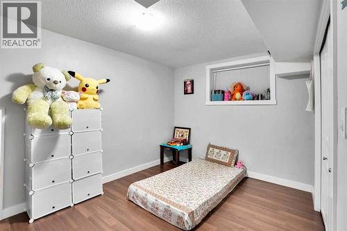 6081 Martingrove Road Ne, Calgary, AB - Indoor Photo Showing Bedroom