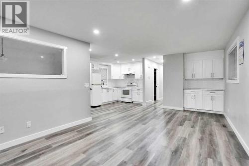 6081 Martingrove Road Ne, Calgary, AB - Indoor Photo Showing Kitchen