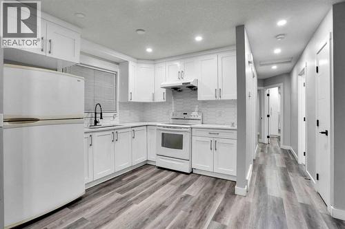 6081 Martingrove Road Ne, Calgary, AB - Indoor Photo Showing Kitchen