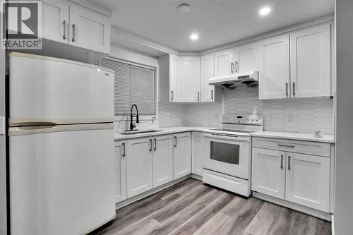 6081 Martingrove Road Ne, Calgary, AB - Indoor Photo Showing Kitchen