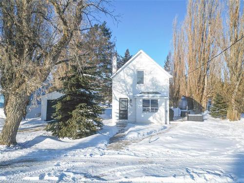 310 Commercial Street, Wawanesa, MB - Outdoor