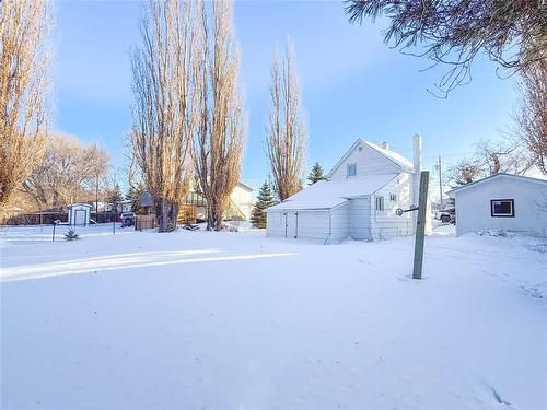 310 Commercial Street, Wawanesa, MB - Outdoor