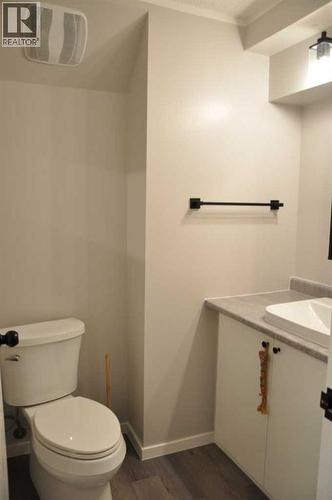 updated ensuite - 134, 1237 4 Avenue S, Lethbridge, AB - Indoor Photo Showing Bathroom